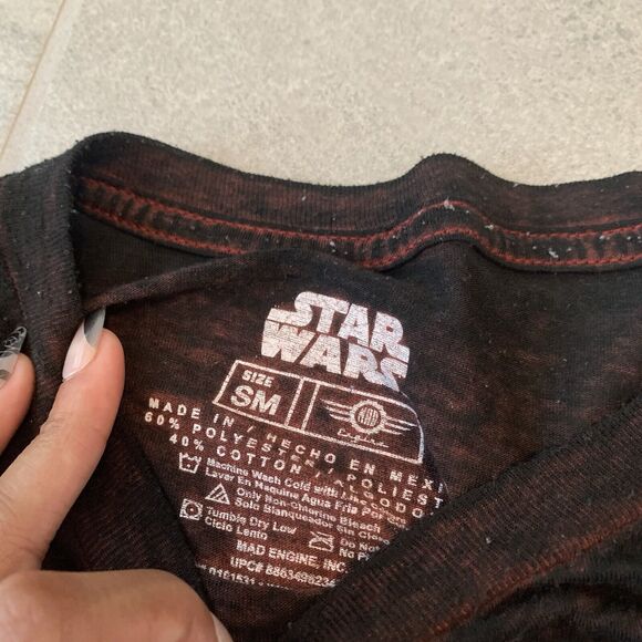 Men’s Star Wars Black T Shirt Size S Lightweight - Picture 2 of 5